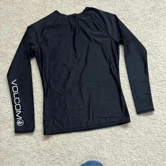 VOLCOM Black Simply Solid Long Sleeve Rashguard Swim Top Women’s Size XL. - Picture 10 of 14